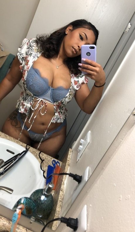 Foto di nudo di fuga di OnlyFans di Robyn Banks