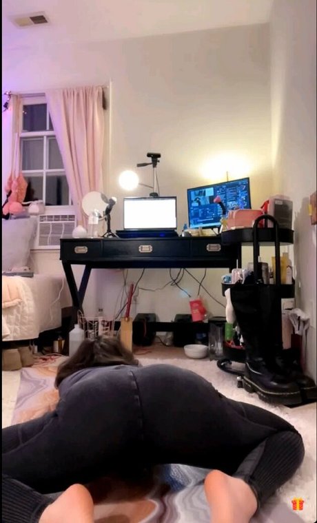 Foto di nudo di fuga di OnlyFans di Breielle