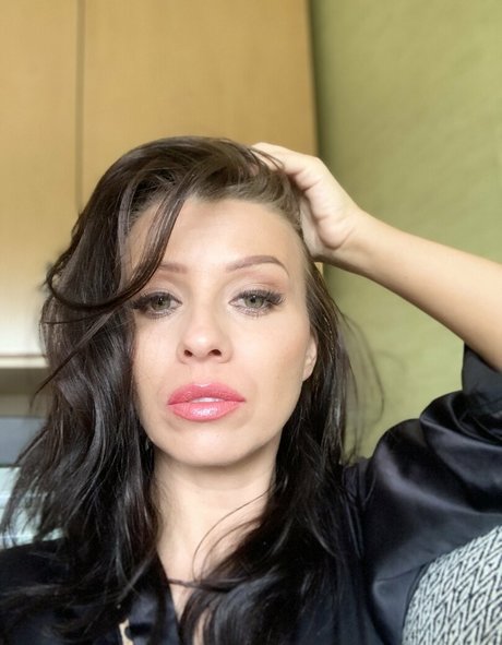 Foto di nudo di fuga di OnlyFans di Vickyloveporn