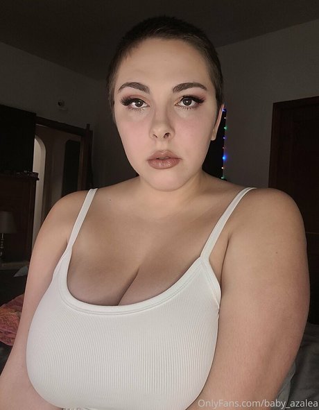 Foto di nudo di fuga di OnlyFans di Babyazalea