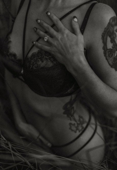Foto di nudo di fuga di OnlyFans di Gloriousranga