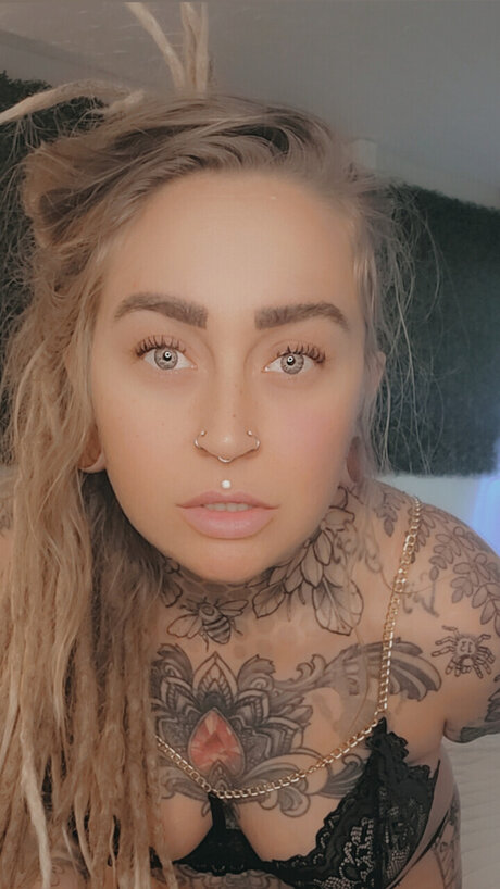 Foto di nudo di fuga di OnlyFans di Chevi Blue