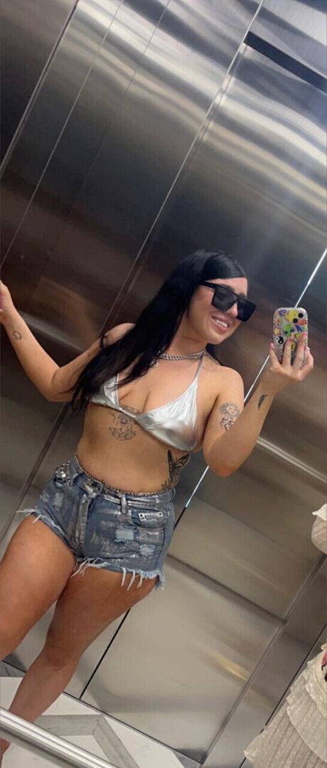 Foto di nudo di fuga di OnlyFans di Kells