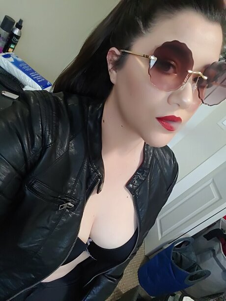 Foto di nudo di fuga di OnlyFans di Tina