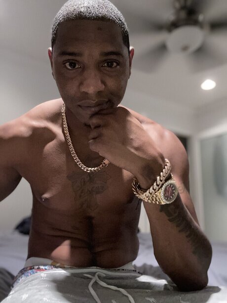 Foto di nudo di fuga di OnlyFans di  Gmylow 