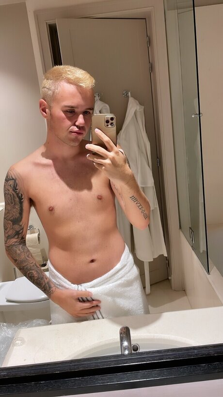 Foto di nudo di fuga di OnlyFans di Verse98