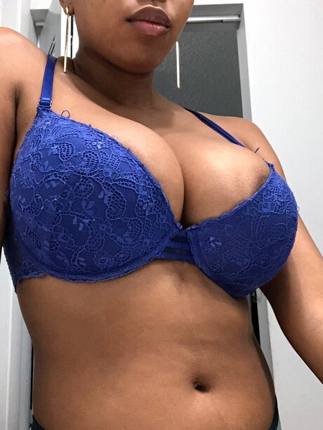 Foto di nudo di fuga di OnlyFans di I Katcha