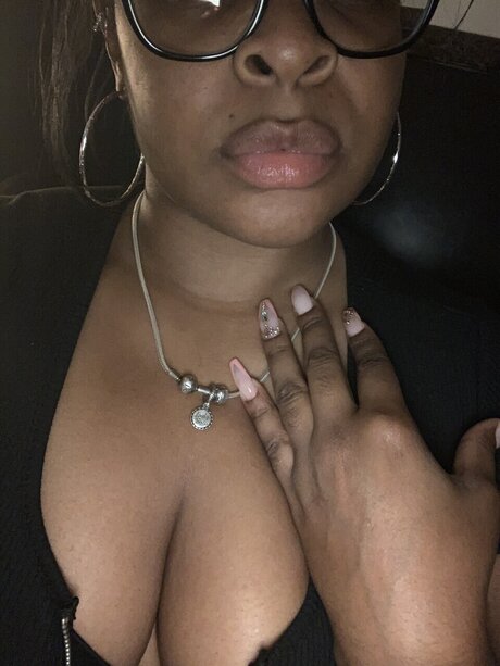 Foto di nudo di fuga di OnlyFans di Theequeen
