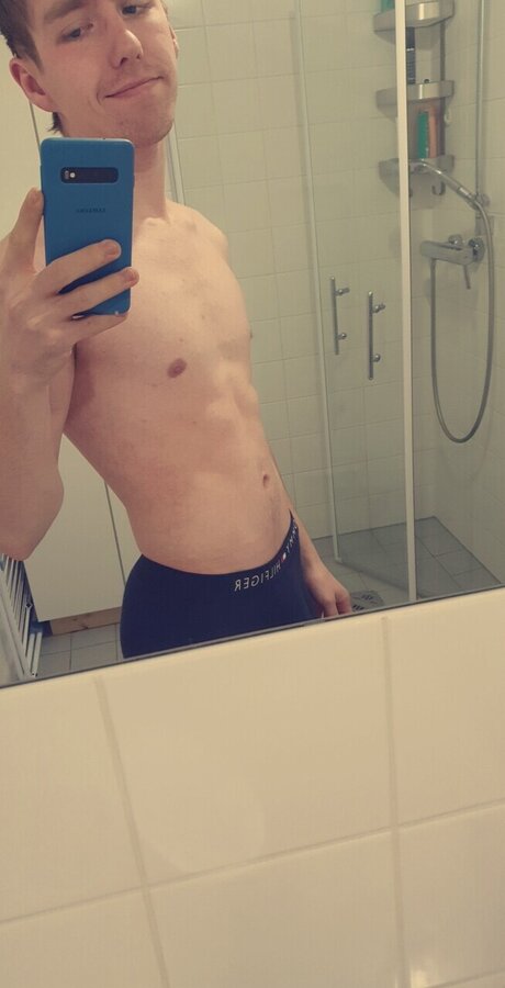 Foto di nudo di fuga di OnlyFans di Dniell