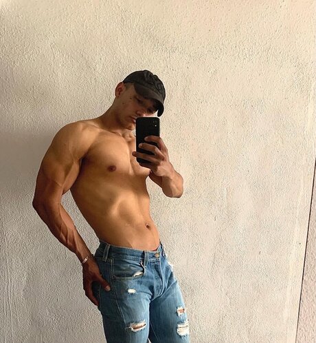 Foto di nudo di fuga di OnlyFans di Alfredo Daz