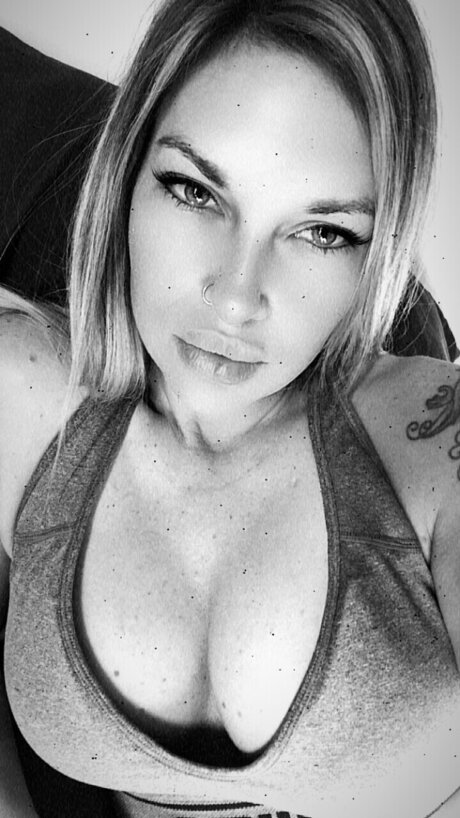 Foto di nudo di fuga di OnlyFans di Vallerie