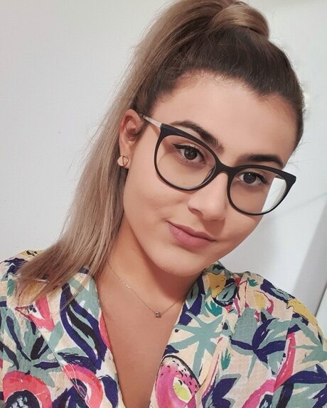 Foto di nudo di fuga di OnlyFans di Andreea Ionescu