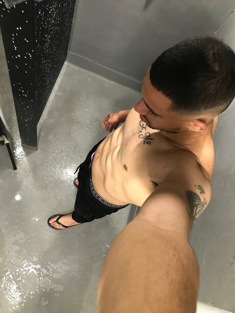 Foto di nudo di fuga di OnlyFans di Superstroke