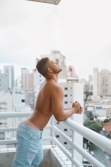 Foto di nudo di fuga di OnlyFans di Alvarez