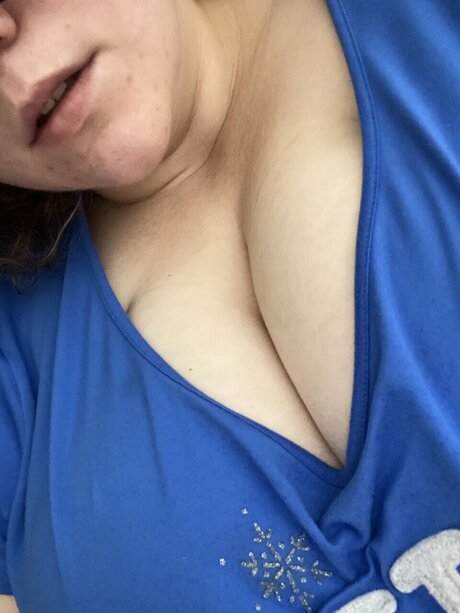 Foto di nudo di fuga di OnlyFans di Kartika