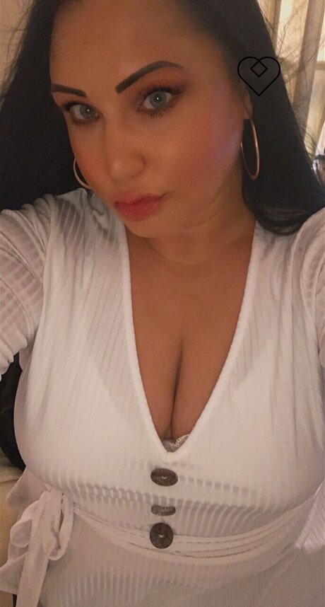 Foto di nudo di fuga di OnlyFans di Blooming Glory