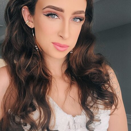 Foto di nudo di fuga di OnlyFans di Brenna