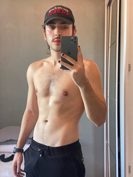 Foto di nudo di fuga di OnlyFans di Davi Lutasi