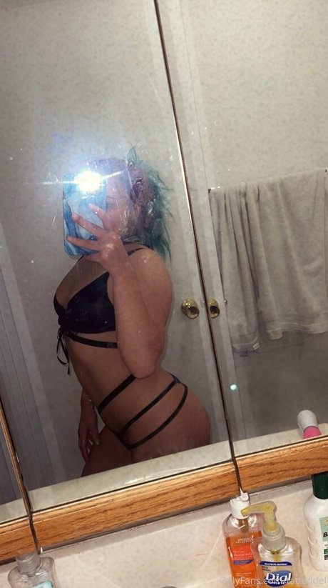 Foto di nudo di fuga di OnlyFans di Tatteddel