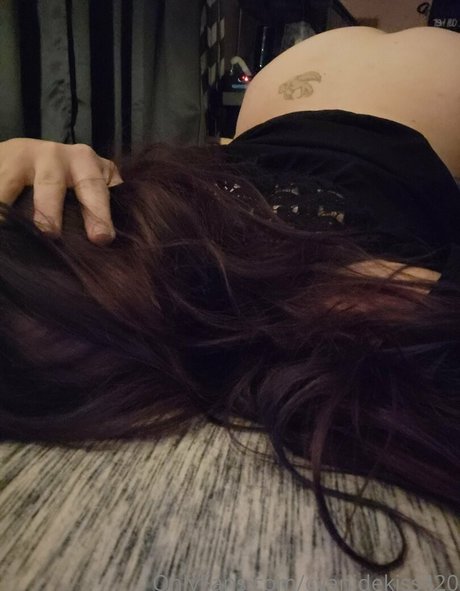 Foto di nudo di fuga di OnlyFans di Cyanidekiss420