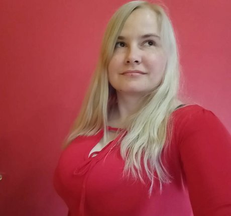 Foto di nudo di fuga di OnlyFans di Dejana Savi