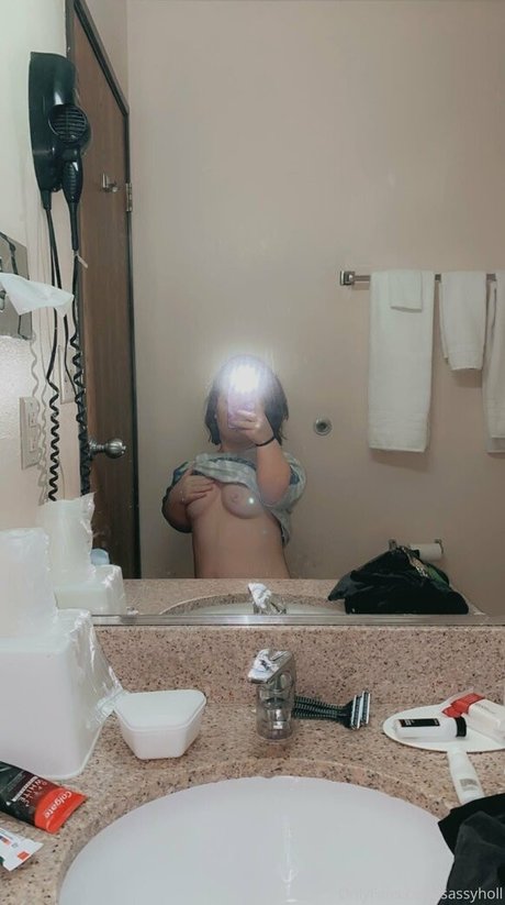 Foto di nudo di fuga di OnlyFans di Sassyholly