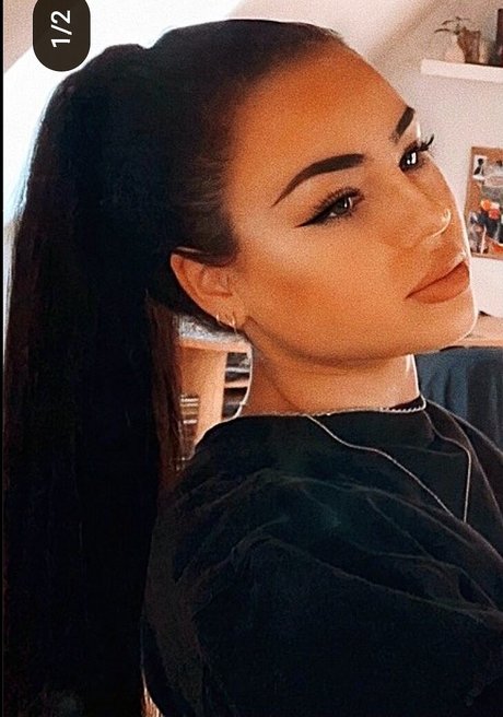 Foto di nudo di fuga di OnlyFans di Fiona Schramm