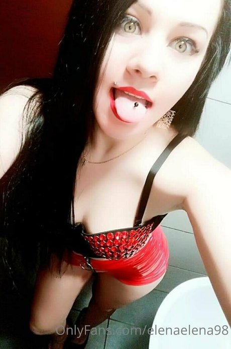Foto di nudo di fuga di OnlyFans di Senzuallover98