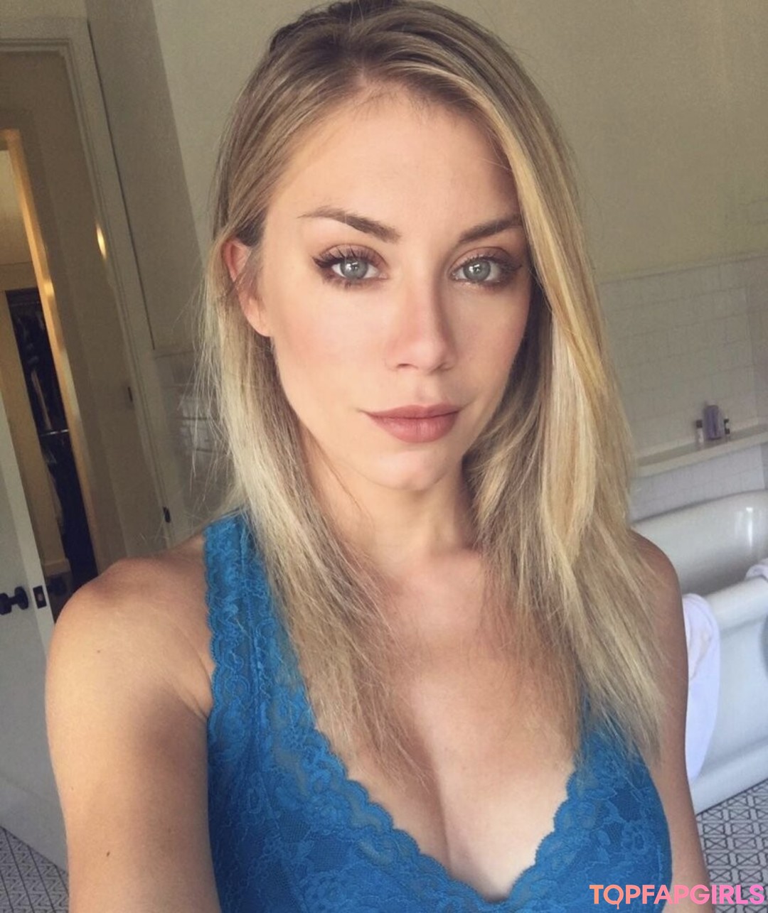 Foto di nudo di fuga di OnlyFans di Jennifer Holland #43 Foto di nudo di fuga di OnlyFans di Jennifer Holland #43