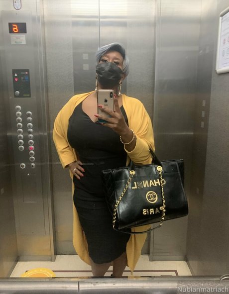 Madam___caramel