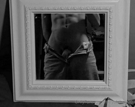 Foto di nudo di fuga di OnlyFans di Heyokihey00