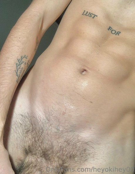Foto di nudo di fuga di OnlyFans di Heyokihey00