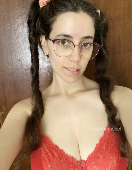 Foto di nudo di fuga di OnlyFans di Elizathemodel