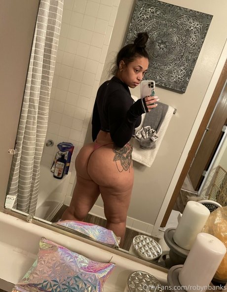 Foto di nudo di fuga di OnlyFans di Robynbanks