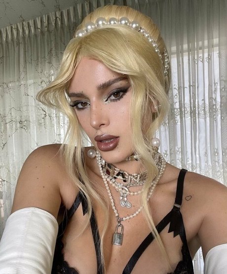Foto di nudo di fuga di OnlyFans di Bella Thorne