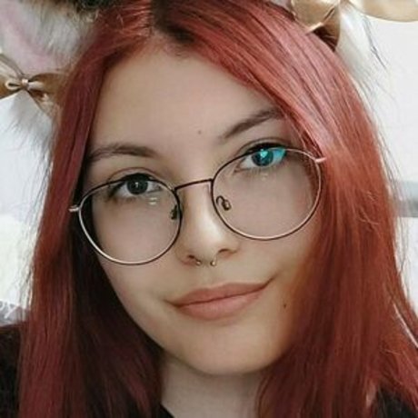 Foto di nudo di fuga di OnlyFans di Softbrattypuppyfree