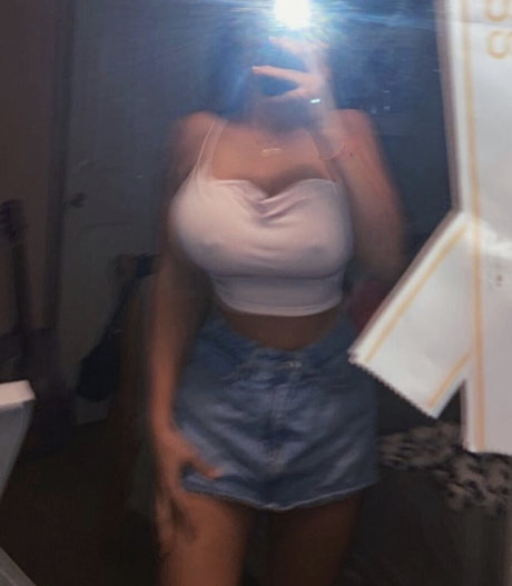 Foto di nudo di fuga di OnlyFans di Nilaiyah Rey