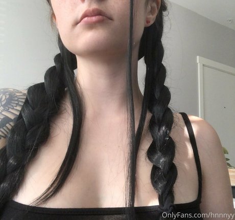 Foto di nudo di fuga di OnlyFans di Hnnnyy