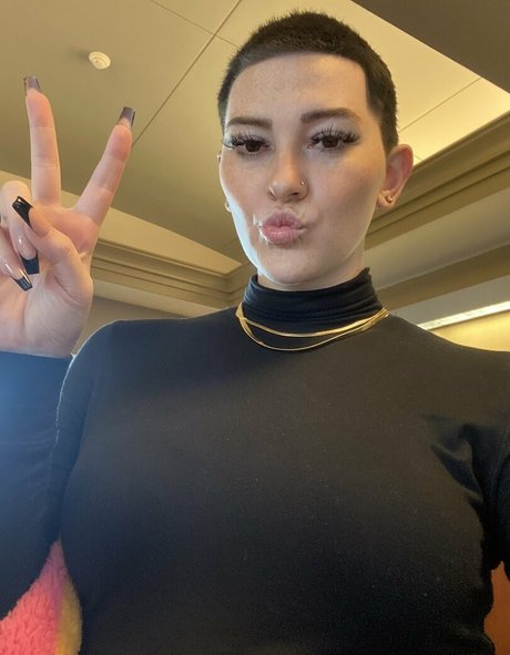 Foto di nudo di fuga di OnlyFans di Sexxilexxi23