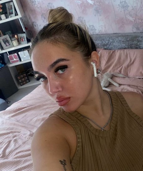 Foto di nudo di fuga di OnlyFans di Caoimheeee