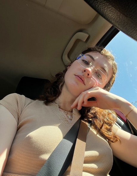 Foto di nudo di fuga di OnlyFans di Pepperbells