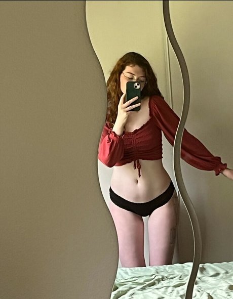 Foto di nudo di fuga di OnlyFans di Pepperbells