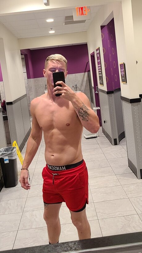 Foto di nudo di fuga di OnlyFans di Yorge