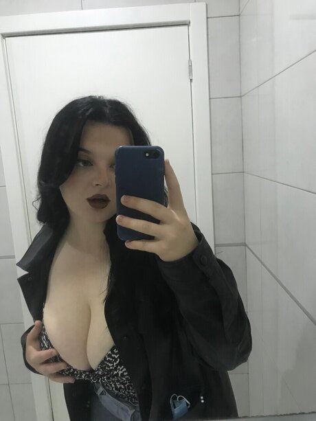 Foto di nudo di fuga di OnlyFans di Katalina
