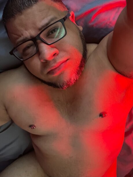 Foto di nudo di fuga di OnlyFans di Ari