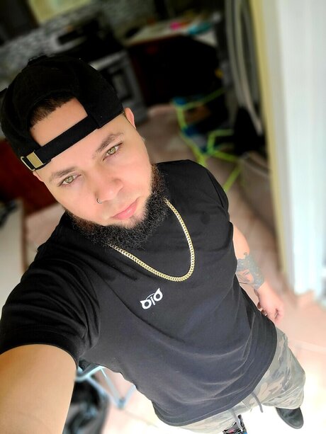Foto di nudo di fuga di OnlyFans di Julian Ramirez
