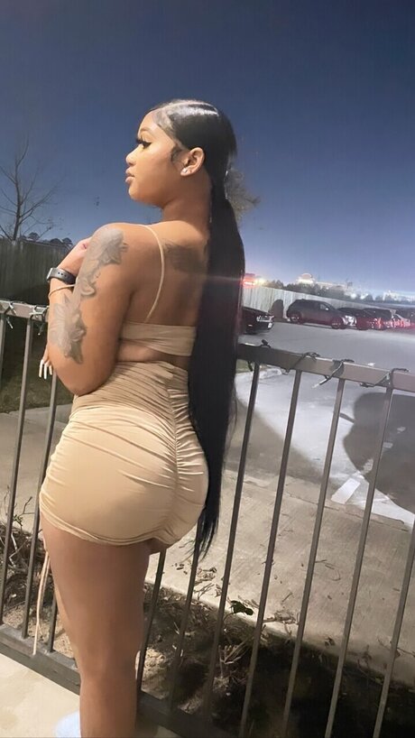 Foto di nudo di fuga di OnlyFans di A