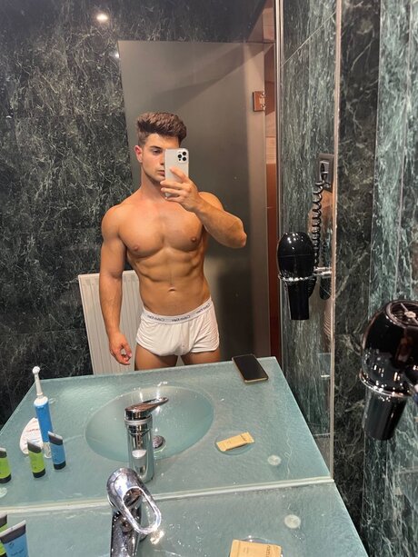 Foto di nudo di fuga di OnlyFans di Joan Moya
