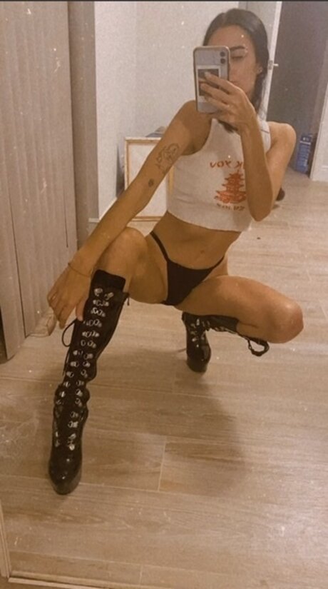 Foto di nudo di fuga di OnlyFans di Cherry