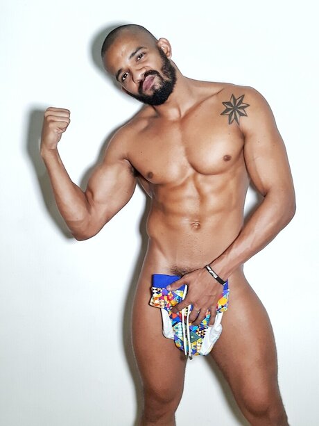 Foto di nudo di fuga di OnlyFans di Enzo Brown